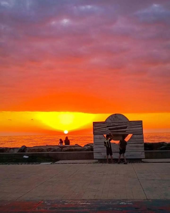 Batumi Luxury Resort & Sea View Aparthotel Esterno foto